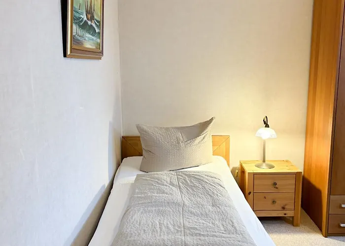 Zum Wikinger Hotel *